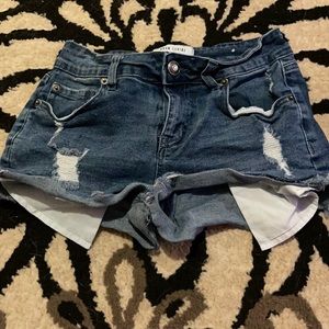 Mid rise short shorts